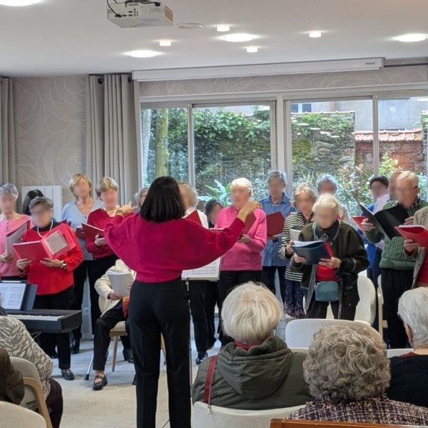 Chorale de Noël : nos résidents chantent avec l&rsquo;ensemble…