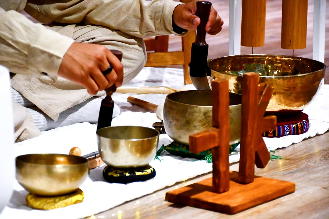 Découverte de la sonothérapie, une pratique qui utilise les…